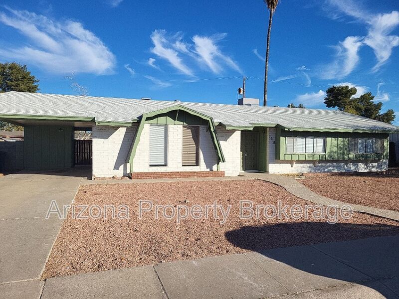 2918 W Madras Ln in Phoenix, AZ - Building Photo