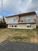7805 Upper Huffman Rd in Anchorage, AK - Building Photo
