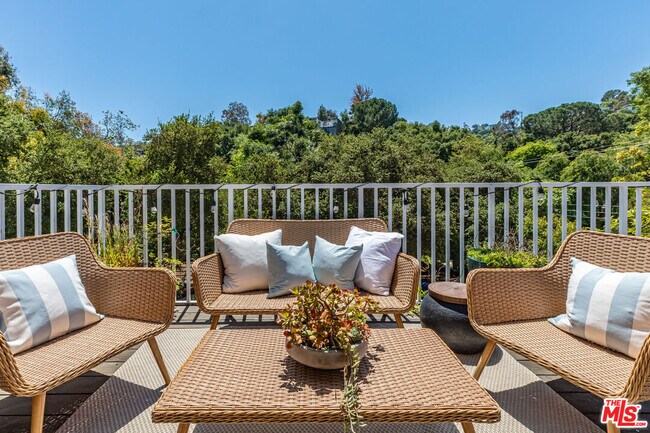 8754 Arlene Terrace in Los Angeles, CA - Building Photo - Building Photo