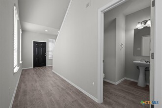 240 Blue Agate Ct in Jarrell, TX - Building Photo - Building Photo