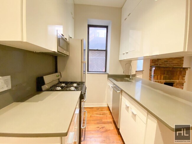 E 25TH ST. in New York, NY - Building Photo - Building Photo