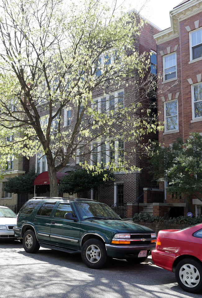 1860 California St NW in Washington, DC - Building Photo - Building Photo