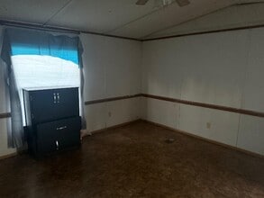 215 Cora Ave in Del Rio, TX - Building Photo - Building Photo
