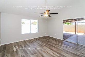 5552 W Carol Ave in Glendale, AZ - Foto de edificio - Building Photo