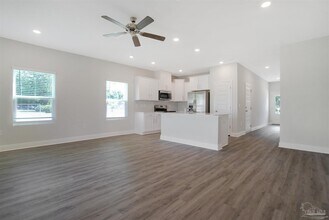 7104 Cedar Grv Wy in Pensacola, FL - Building Photo - Building Photo