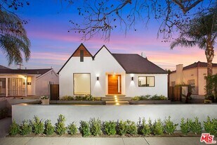 334 S Sycamore Ave in Los Angeles, CA - Building Photo