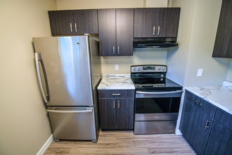 9318-93108 108 Ave in Grande Prairie, AB - Building Photo - Building Photo