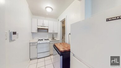 MADISON AVENUE in New York, NY - Building Photo - Building Photo