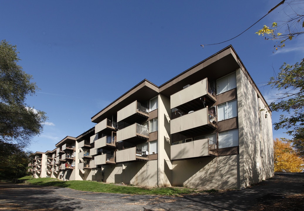 Prospect Manor in Ypsilanti, MI - Building Photo