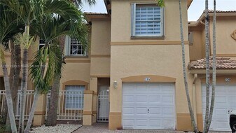 714 NW 170th Ter in Pembroke Pines, FL - Building Photo