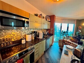 350 S Miami Ave, Unit 3514 in Miami, FL - Building Photo - Building Photo