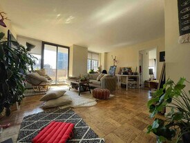 330 E 38th St, Unit SI ID1358388P in New York, NY - Building Photo