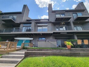18309 Sandy Cove Dr in Houston, TX - Foto de edificio - Building Photo