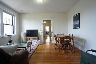 294 Harvard St in Cambridge, MA - Building Photo