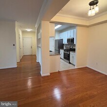 20453 Chesapeake Square in Cascades, VA - Building Photo - Building Photo