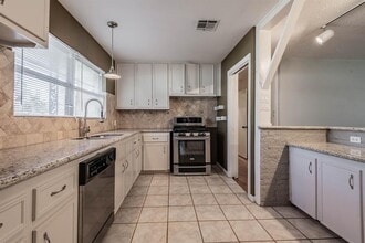 1439 Richelieu Ln in Houston, TX - Building Photo - Building Photo