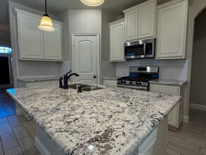 7836 Cottonwood Dr in Greenville, TX - Building Photo - Building Photo