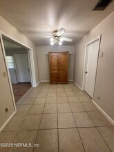 2148 Bunting Dr in Jacksonville, FL - Foto de edificio - Building Photo