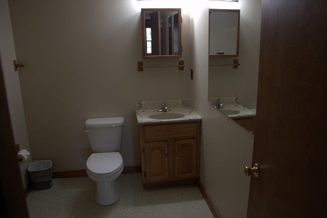 10903 N College Ave, Unit A in Indianapolis, IN - Building Photo - Building Photo
