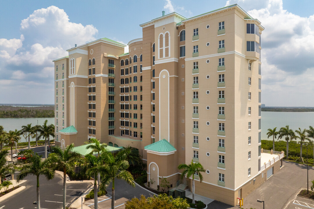 Dolphin Pointe at Waterside in Ft. Myers, FL - Building Photo