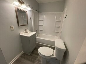 813 Churchill Dr in Shelby, NC - Building Photo - Building Photo