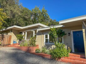 381 Locust Ave in San Rafael, CA - Building Photo