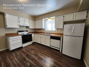 1421 Hathaway Dr in Colorado Springs, CO - Building Photo - Building Photo