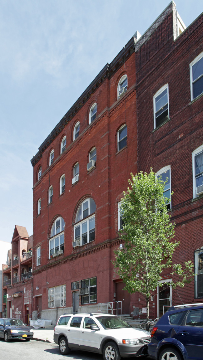 28-30 Maujer St in Brooklyn, NY - Building Photo - Building Photo