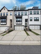 4560 Mikajack Dr SE in Smyrna, GA - Building Photo