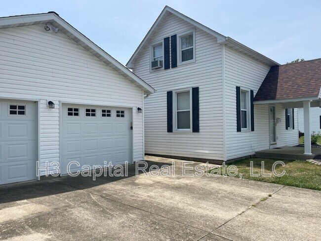 416 S 5th St in Breese, IL - Building Photo - Building Photo
