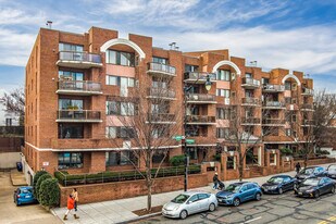 Sheffield Condominiums in Washington, DC - Building Photo