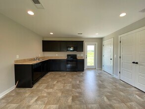124 Sunlight Cr in Talladega, AL - Building Photo - Building Photo