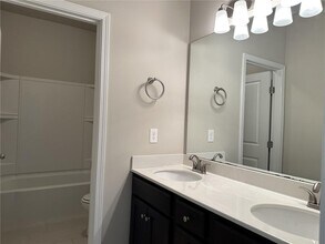 2439 Ivy Meadow Ln in Buford, GA - Building Photo - Building Photo