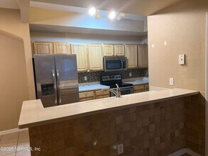 10075 Gate Pkwy in Jacksonville, FL - Building Photo - Building Photo