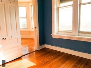 3462 W North Ave, Unit 2nd floor in Chicago, IL - Building Photo - Building Photo