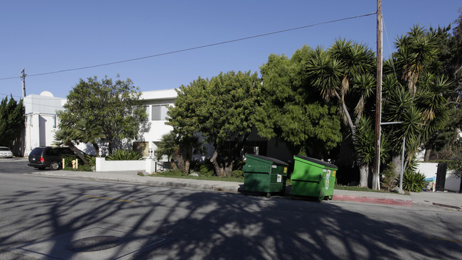 29229 Heathercliff Rd in Malibu, CA - Building Photo - Building Photo