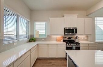 21022 Garden Palm Dr in Cypress, TX - Foto de edificio - Building Photo
