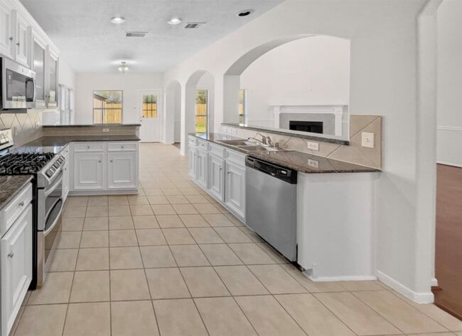 property at 622 Manchester Trail Dr