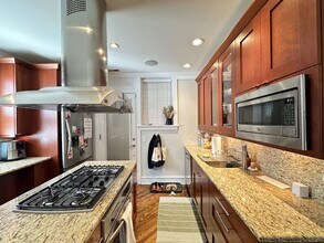 1406 W Cornelia Ave, Unit K00J in Chicago, IL - Foto de edificio - Building Photo