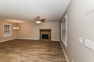 625 Meadows Ct in Villa Rica, GA - Building Photo - Building Photo