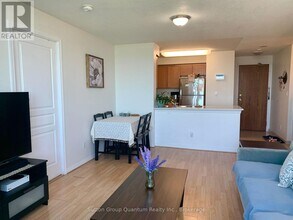 4879-4879 Kimbermount Ave in Mississauga, ON - Building Photo - Building Photo