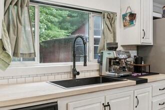 3063 Sweet Home Rd in Chapmansboro, TN - Building Photo - Building Photo