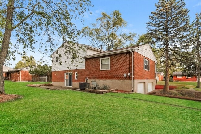 2512 Grosvenor Dr in Cincinnati, OH - Building Photo - Building Photo