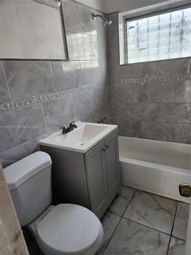 6950 NW 6th Ct in Miami, FL - Building Photo - Building Photo