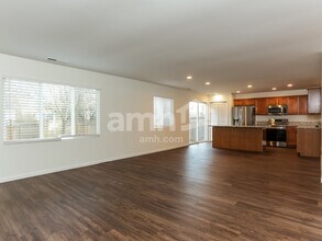 6736 Stone St SE in Lacey, WA - Building Photo - Building Photo