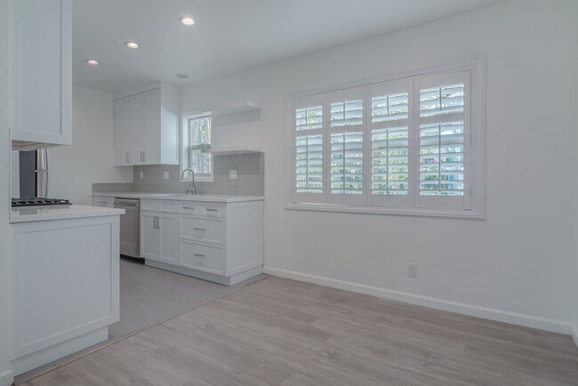 612 Huntley Dr in West Hollywood, CA - Building Photo - Building Photo
