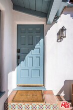 8023 Clinton St in West Hollywood, CA - Building Photo - Building Photo