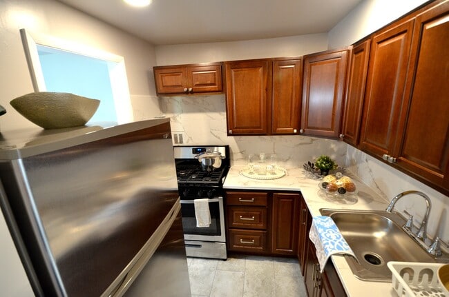 563 Wilson Bridge Dr, Unit A1 in Oxon Hill, MD - Building Photo - Building Photo