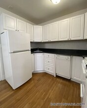 64 Hemenway St, Unit 27 in Boston, MA - Foto de edificio - Building Photo