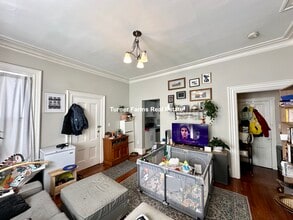 13 Pleasant St, Unit 1 in Cambridge, MA - Building Photo - Building Photo